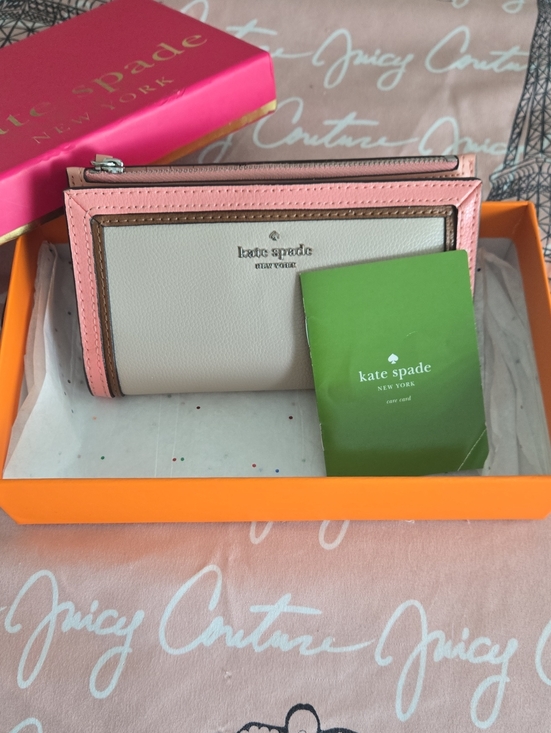 kate spade Handbags - EUC Kate Spade New York Braylon Patterson Drive Leather Bifold Beige Multicolor